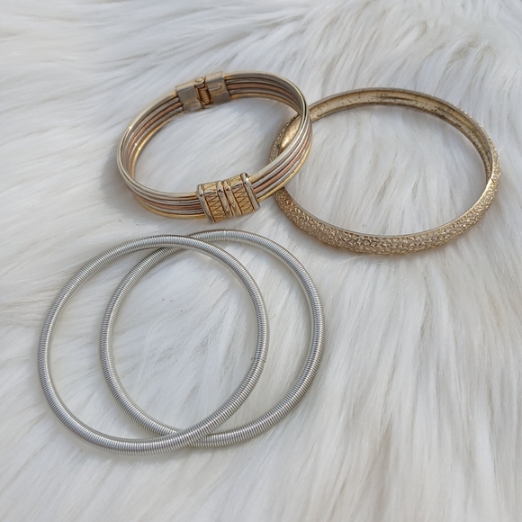 Vintage Bracelet Lot 4 Bracelets Rose Gold Tri Tone Hinged Clamper Bangle Spring - Picture 1 of 5
